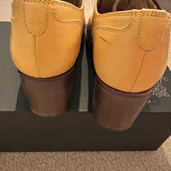 Miss Button Midheel - Picture 9 of 13